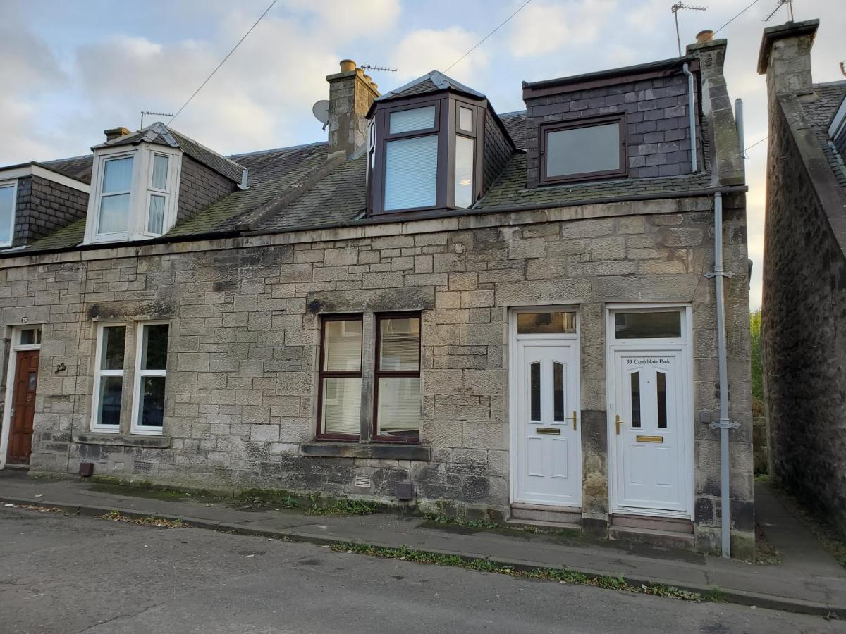 Carvetii - Mayhaven House - Tranquil Cul-De-Sac - 2 Bedrooms, Sleeps 4 Guests Dunfermline Exterior photo