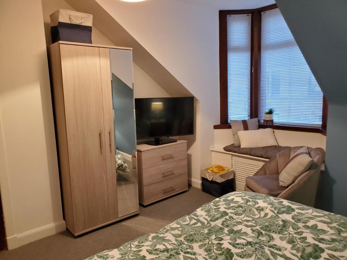 Carvetii - Mayhaven House - Tranquil Cul-De-Sac - 2 Bedrooms, Sleeps 4 Guests Dunfermline Exterior photo